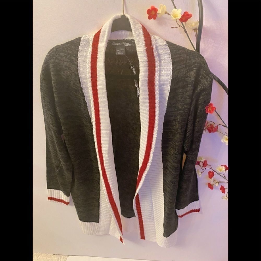 🎊Evelyn Taylor Women’s Open Cardigan Size: L